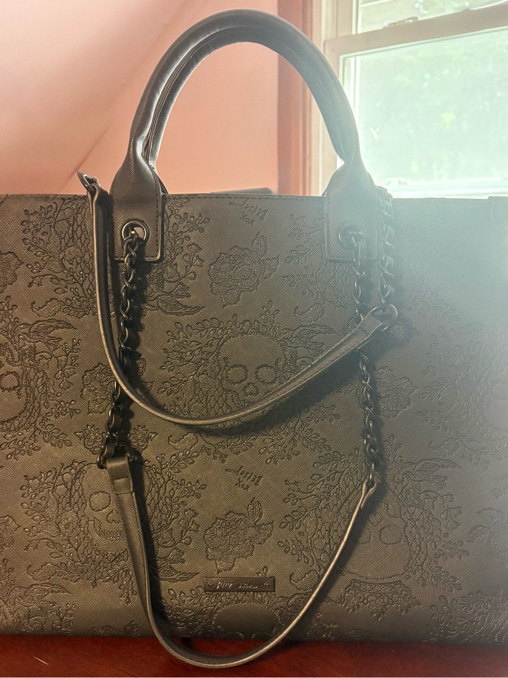 π Betsey Johnson Black Embossed Skull Tote & Pouch Set π - Picture 4 of 11